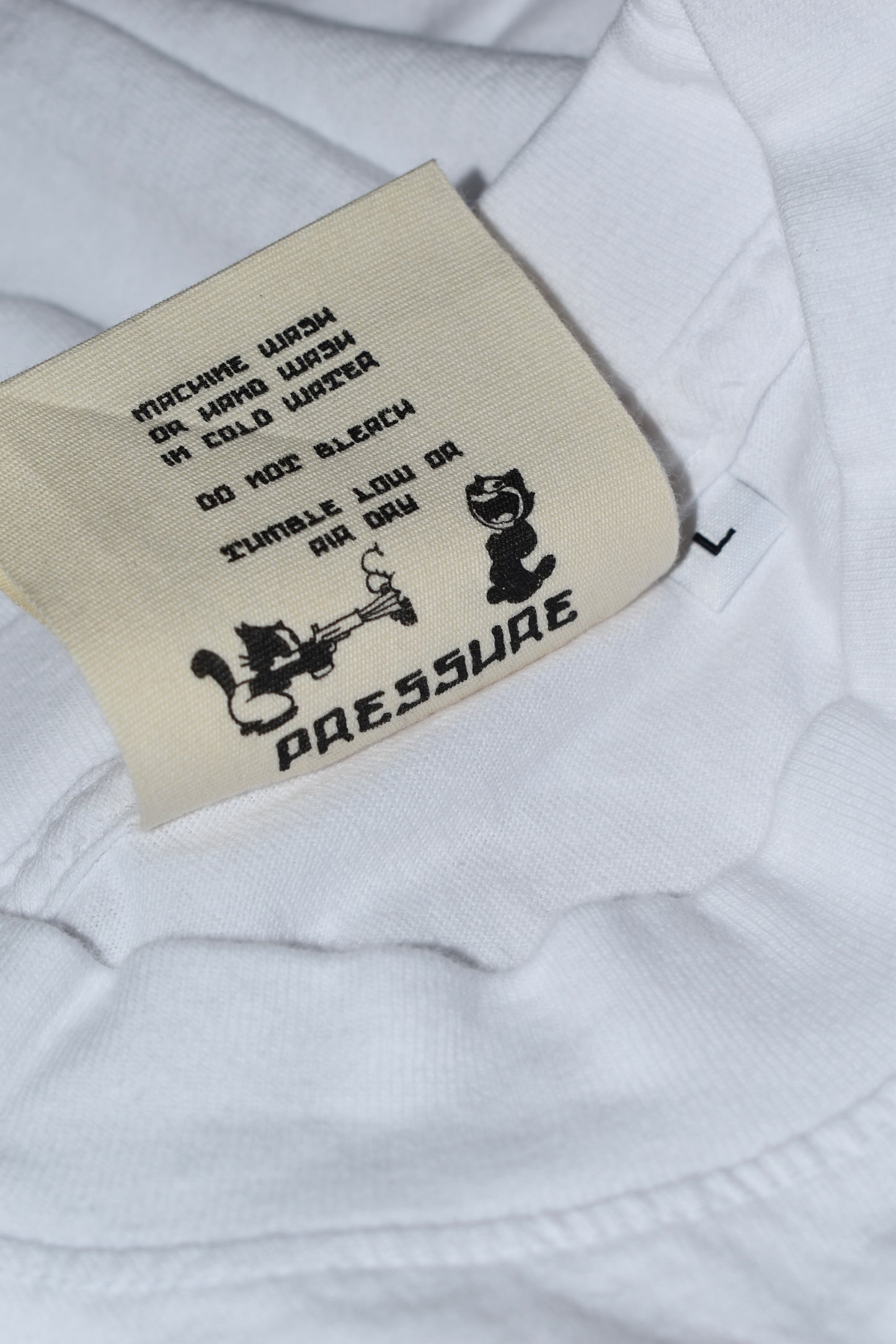 "NEVER FOLD" TEE